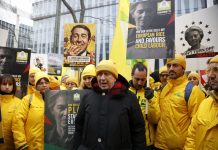 Il segretario generale Coldiretti, Vincenzo Gesmundo, durante la mobilitazione a Bruxelles, con migliaia di agricoltori contro Pac e Mercosur