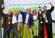 I vincitori dei premi FLIA e FLIA Technology 2025 hanno festeggiato il loro successo alla cerimonia di premiazione che si è tenuta a Berlino. Seconda da destra: dott.ssa Valeria Kogan, CEO di Fermata; terza da destra: Patricia Sagarminaga, Global Director Marketing & Communications. (Copyright: Messe Berlin)