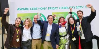 I vincitori dei premi FLIA e FLIA Technology 2025 hanno festeggiato il loro successo alla cerimonia di premiazione che si è tenuta a Berlino. Seconda da destra: dott.ssa Valeria Kogan, CEO di Fermata; terza da destra: Patricia Sagarminaga, Global Director Marketing & Communications. (Copyright: Messe Berlin)