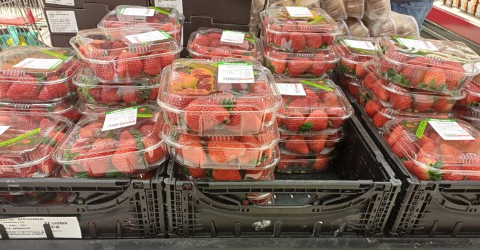 Quotazioni delle fragole in forte calo