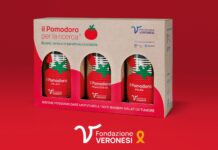 Il pomodoro alleato della ricerca: torna l’iniziativa solidale di Fondazione Veronesi Il Pomodoro per la ricerca , confezione contenente tre barattoli di pomodoro in acciaio, disponibili nelle versioni pelati, polpa e pomodorini
