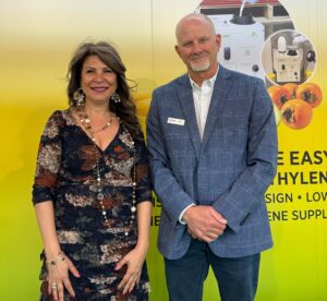 Greg Akins, ceo di Catalytic Generators, ed Elisa Brancato, ceo dell’azienda siciliana