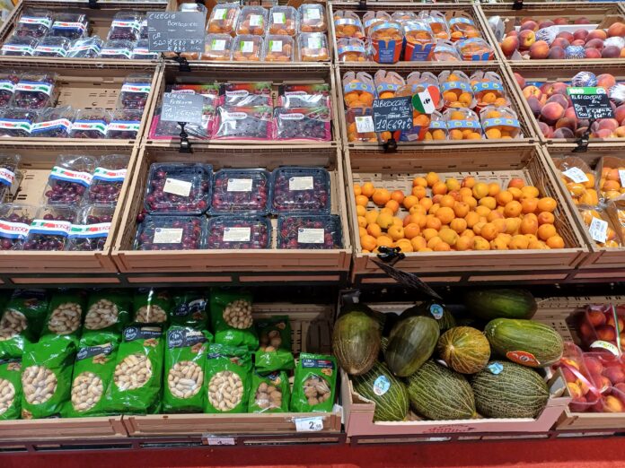 ortofrutta_prezzi La frutta di stagione domina l'offerta in reparto ortofutta