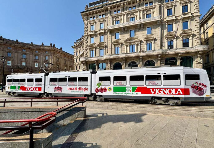unnamed Ciliegia di Vignola Igp, brandizzazione dei tram Jumbo di Milano