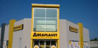 Store Arcaplanet_esterno