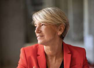 Quando il mare è in tempesta è importante tenere la barra diritta Cristina Lazzati