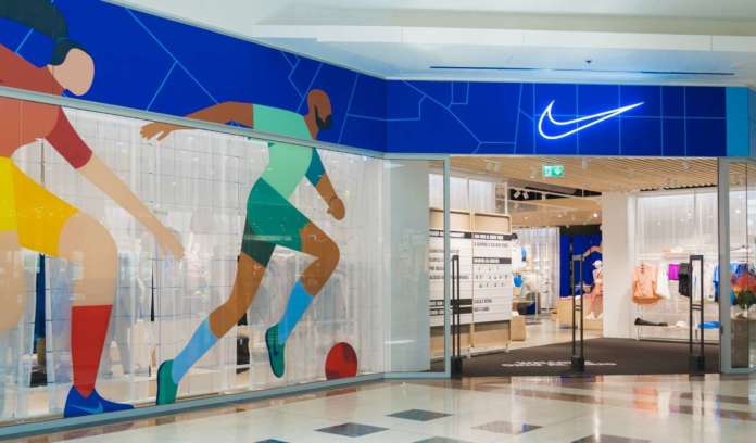 Esterno Nike store by Orio