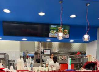 Johnny Rockets porta il suo dining concept al Carosello Johnny Rockets porta il suo dining concept al Carosello