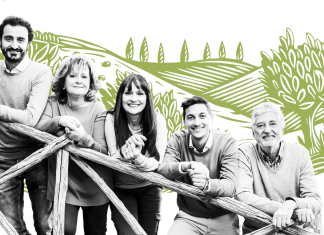 Coppini, passione di famiglia per il mondo degli oli di oliva Oleificio Coppini, la famiglia: da sinistra i figli Andrea, Micaela, Matteo e a destra il padre Angelo