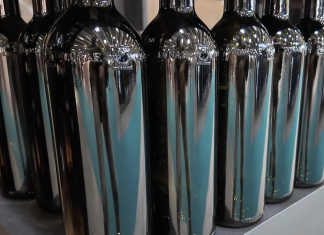 Il 2024 del vino in gdo: lieve calo dei volumi, cresce il valore