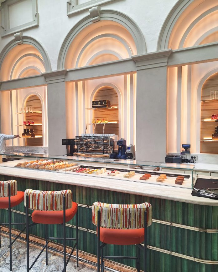 DaV Cafè Louis Vuitton, Tecnoarredamenti firma lo 