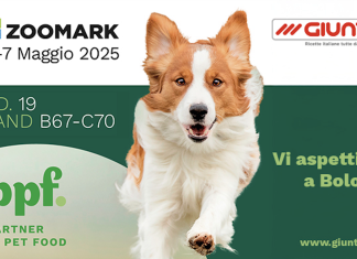 Landini Giuntini presenta a Zoomark 2025 i nuovi monoproteici ItalianWay ItalianWay alimenti monoproteici per cani e gatti presentati da Landini Giuntini a Zoomark 2025, con stand B67-C70 e cane in primo piano.