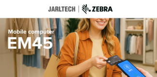 Mobile computer Zebra EM45 utilizzato in negozio per pagamento contactless NFC, ergonomico e progettato per il retail