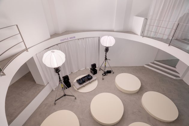 Uniqlo Souffl&eacute; House