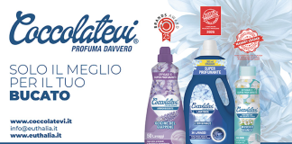 Immagine dei prodotti Coccolatevi per il bucato e la cura della casa, con ammorbidente, detersivo lavatrice e profumatore, accompagnati dai riconoscimenti 2025 e dal claim “Solo il meglio per il tuo bucato”