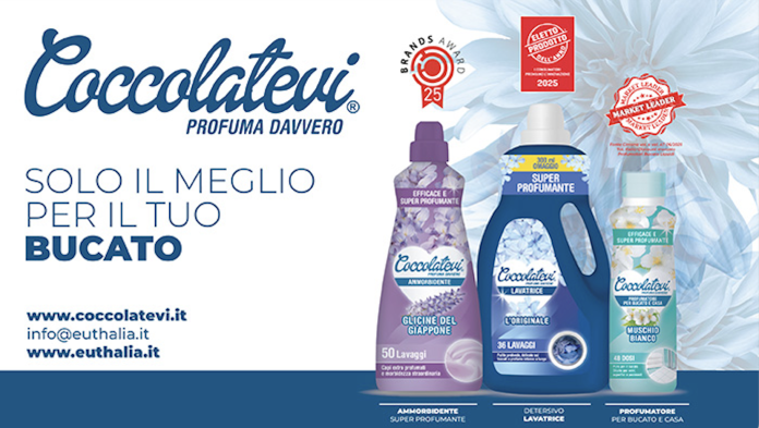 Euthalia Coccolatevi 2025 Immagine dei prodotti Coccolatevi per il bucato e la cura della casa, con ammorbidente, detersivo lavatrice e profumatore, accompagnati dai riconoscimenti 2025 e dal claim “Solo il meglio per il tuo bucato”