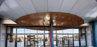 Ingresso del Centro Commerciale Palladio dotato di porte automatiche Faac con design scorrevole e tecnologia per l’efficienza energetica
