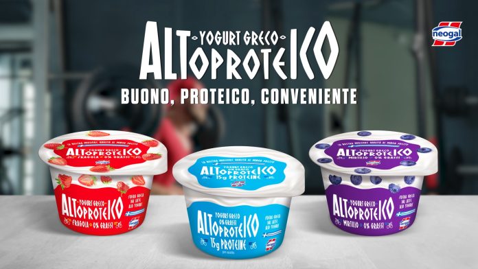 Gamma di yogurt greco altoproteico Neogal 0% grassi nei gusti fragola, bianco e mirtillo