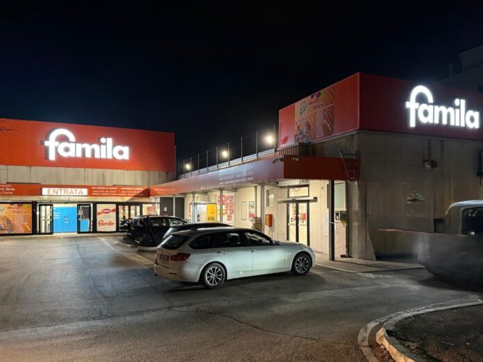 Insegna Famila_ Etruria retail per CS_2