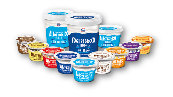 Neogal 2026 gamma completa Altoproteico • Panoramica della gamma Neogal con diverse varianti di yogurt greco Altoproteico in vasi e coppette multiporche, inclusi i gusti bianco e frutta con indicazione 0% grassi