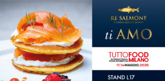 Salmone affumicato Re Salmone La Nef servito su pancake per Tuttofood 2026, Padiglione 4 Stand L17
