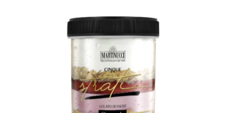 Confezione di Gelato 5 Strati Martinucci gusto Cheesecake in vasetto trasparente che mostra gli strati del dessert