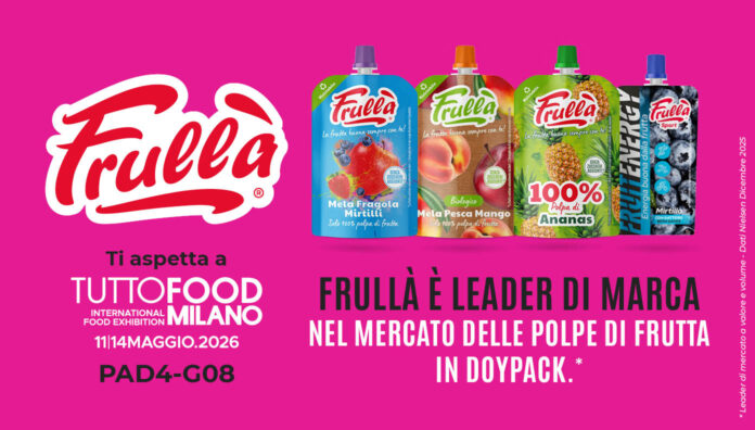 Banner pubblicitario Frullà per Tuttofood 2026 a Milano: il brand di Natura Nuova si presenta a Fieramilano (Pad. 4 - Stand G08) come leader di marca nel mercato delle polpe di frutta in doypack. L'immagine mostra i gusti Mela Fragola Mirtilli, Biologico Mela Pesca Mango e 100% Ananas