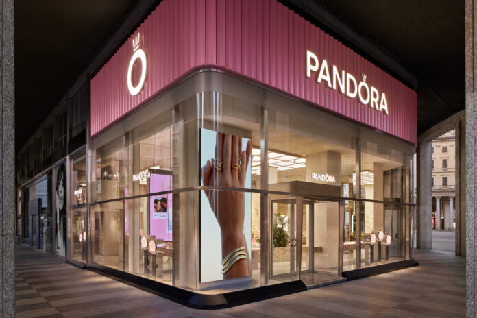 PANDORA MILAN FLAGSHIP STORE @SIMONEFIORINI