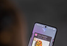Il takeaway con l’assistente vocale e l’intelligenza artificiale takeaway assistente vocale
