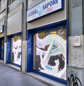 Acqua & Sapone si rinnova con il digital signage a Milano Acqua & Sapone Milano