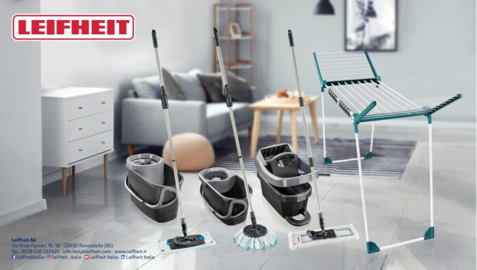 Soluzioni per l'home care Leifheit con lo stendibiancheria Pegasus Rock Solid e i sistemi lavapavimenti Clean Twist Black Diamond in un ambiente domestico moderno