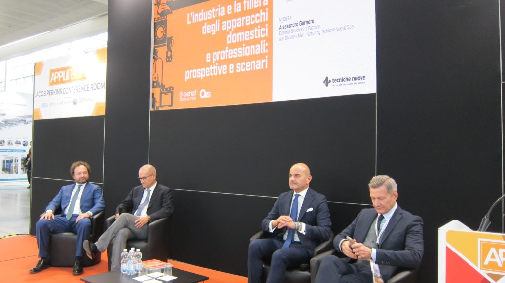 From the left: Roberto Fogliata (NIQ), Andrea Rossi (EFCEM), Davide Rossi (AIRES), and Davide Passarella (Zoppas Industries Heating Element Technologies)