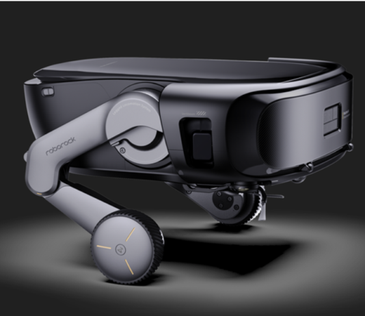 CES 2026: The world’s first robot equipped with a wheel-leg architecture in partnership with Real Madrid