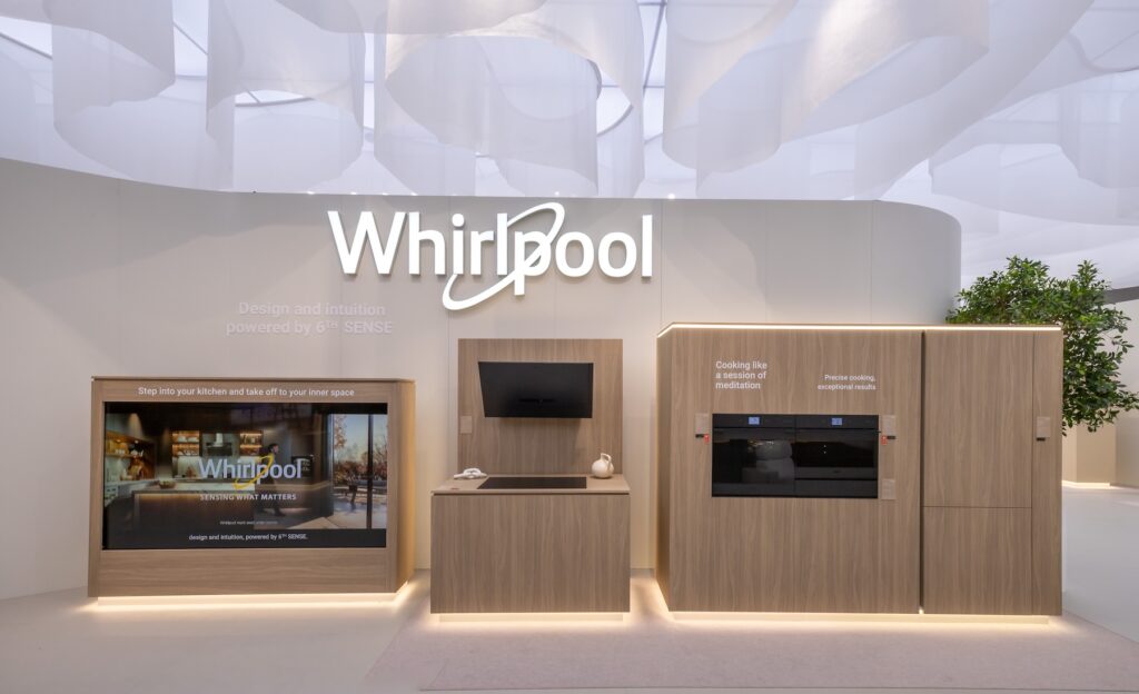 Whirlpool booth