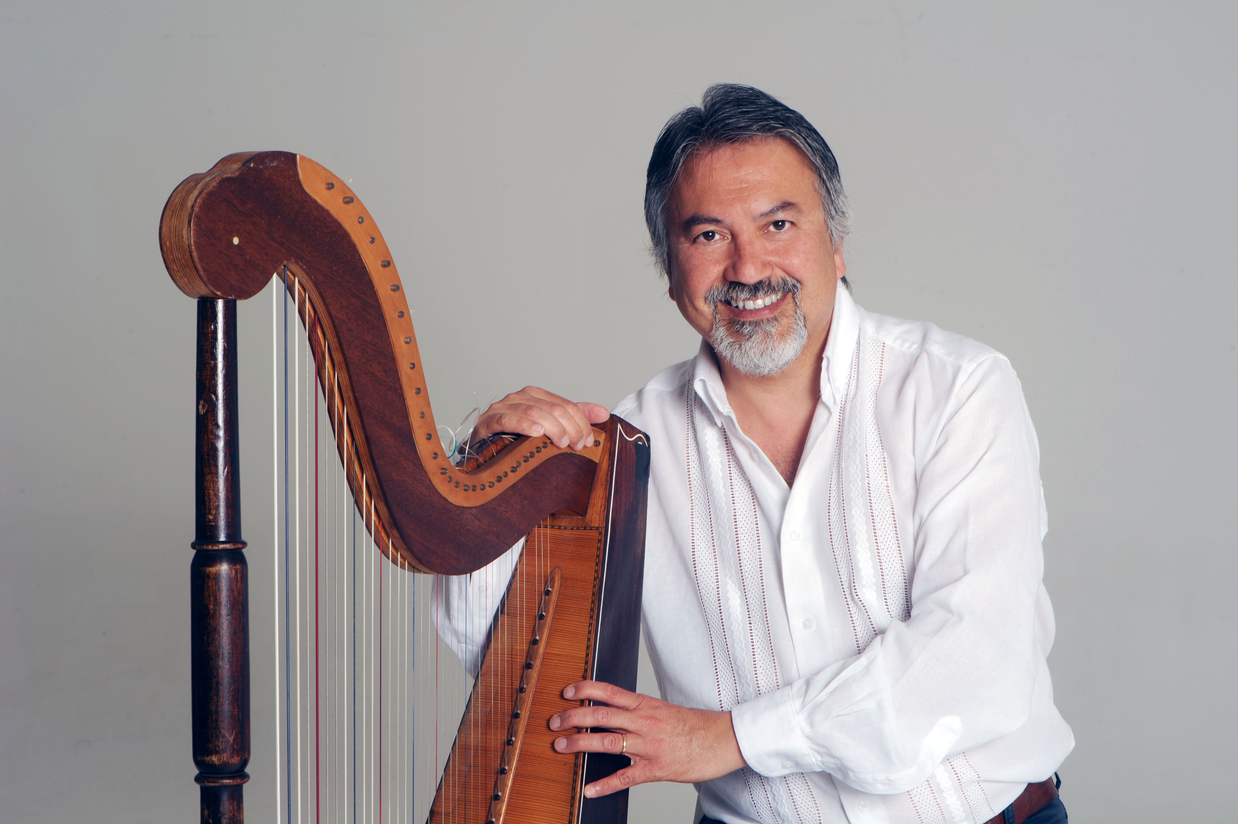 In Musica, Lincoln Almada