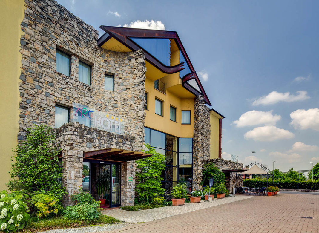 Uno scorcio esterno del Best Western Art & Hotel
