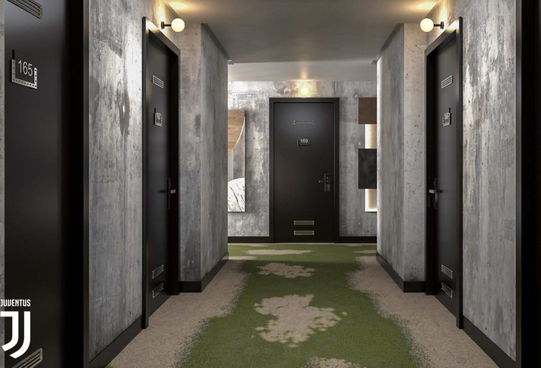 Un corridoio con le porte Pietrelli