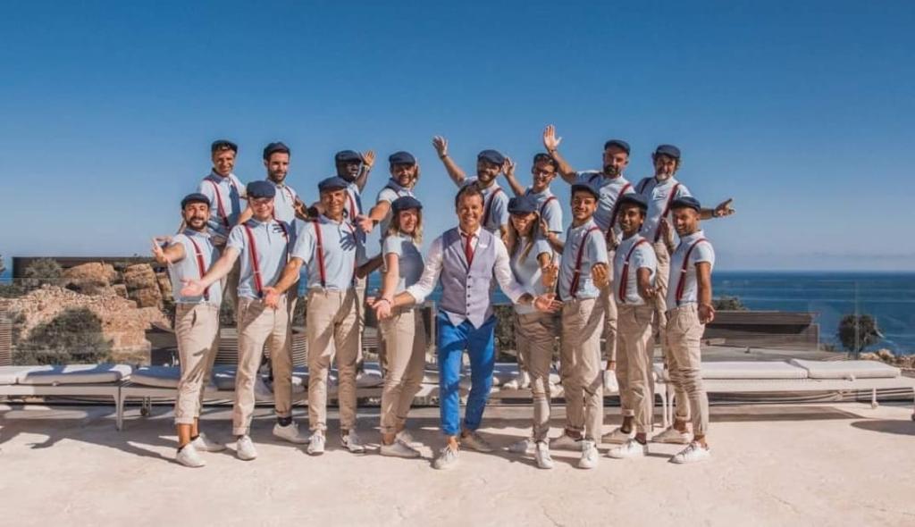 Andrea Loffredo, Sport Manager con parte della sua equipe sport