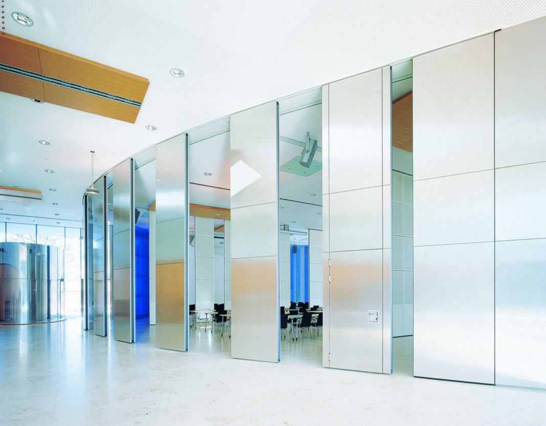 dormakaba pareti scorrevoli Variflex Pareti scorrevoli manovrabili Variflex in un centro congressi