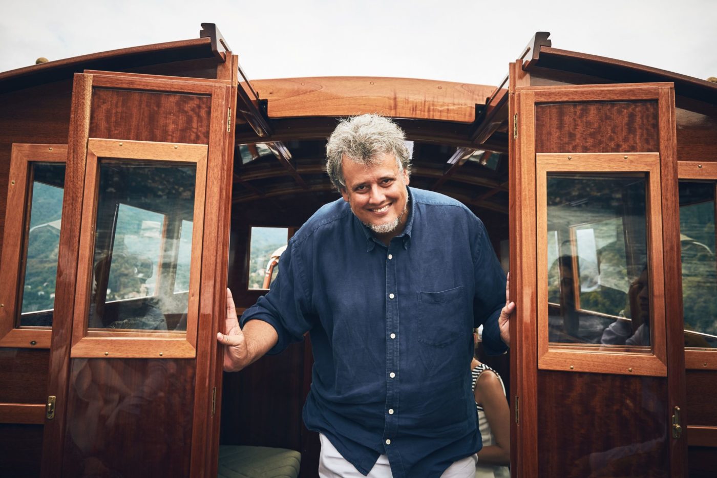 Luis Contreras_Sereno Hotels_RIDOTTA Luis Contreras in barca sul Lago di Como