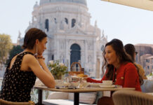C’è l’ospitalità italiana nel successo di “Emily in Paris”: il St. Regis di Venezia protagonista del finale di stagione