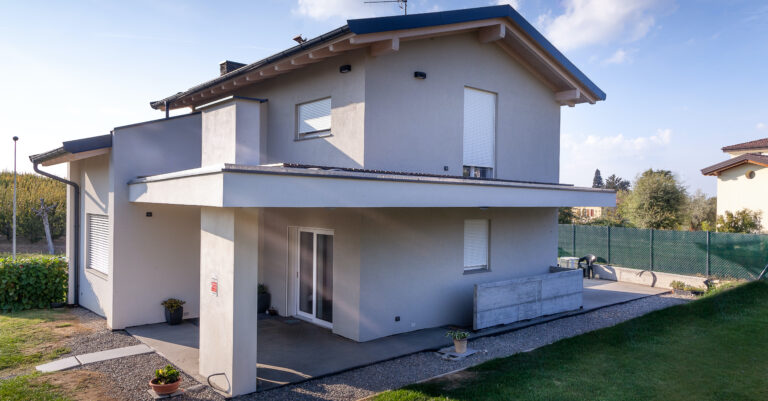 Una villa bifamiliare composta da due unità