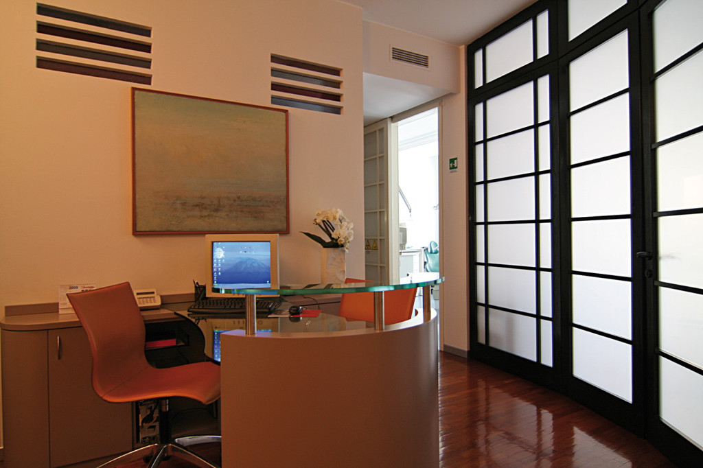 Studio dentistico: il costo della normativa