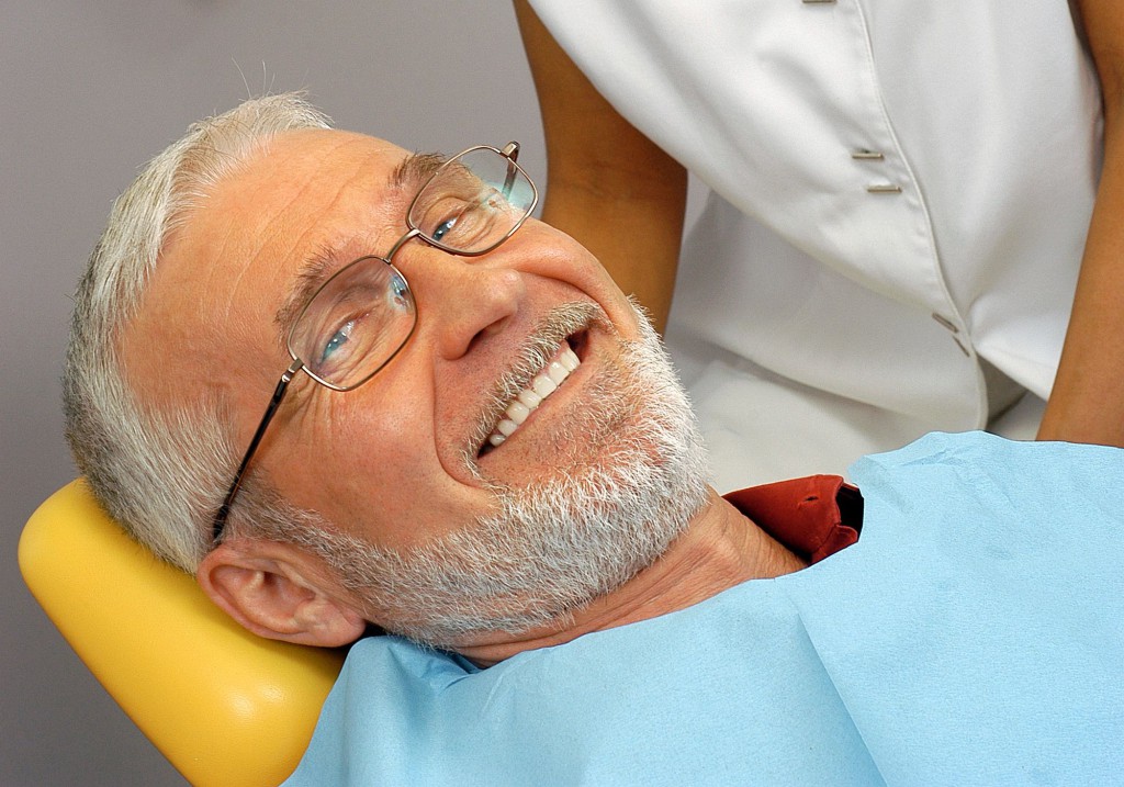 Paziente al dentista rialzo seno mascellare