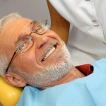I programmi di screening nella diagnosi precoce e la prevenzione dei tumori orali Paziente al dentista rialzo seno mascellare
