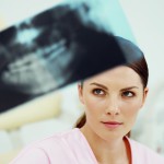 Un esame in vitro analizza le prestazioni dei metodi di fluorescenza, degli esami radiografici e di ICDAS II sulle superfici occlusali