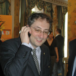 Inaccettabile attacco omofobo a dentista toscano