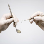 L’utilizzo della diga in gomma durante le procedure cliniche odontoiatriche