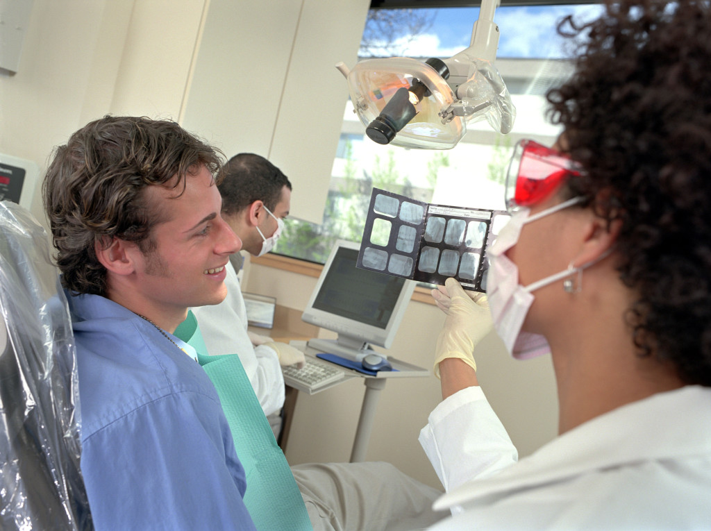 perimplantite parodontite