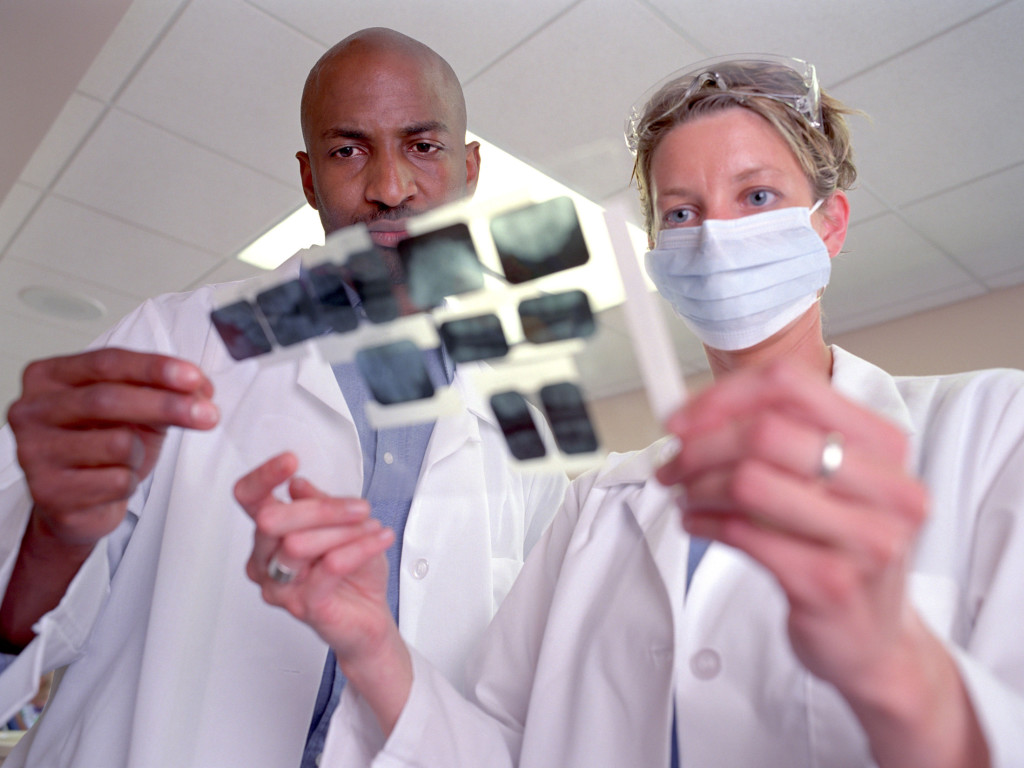 air-polishing impianti dentali perimplantite